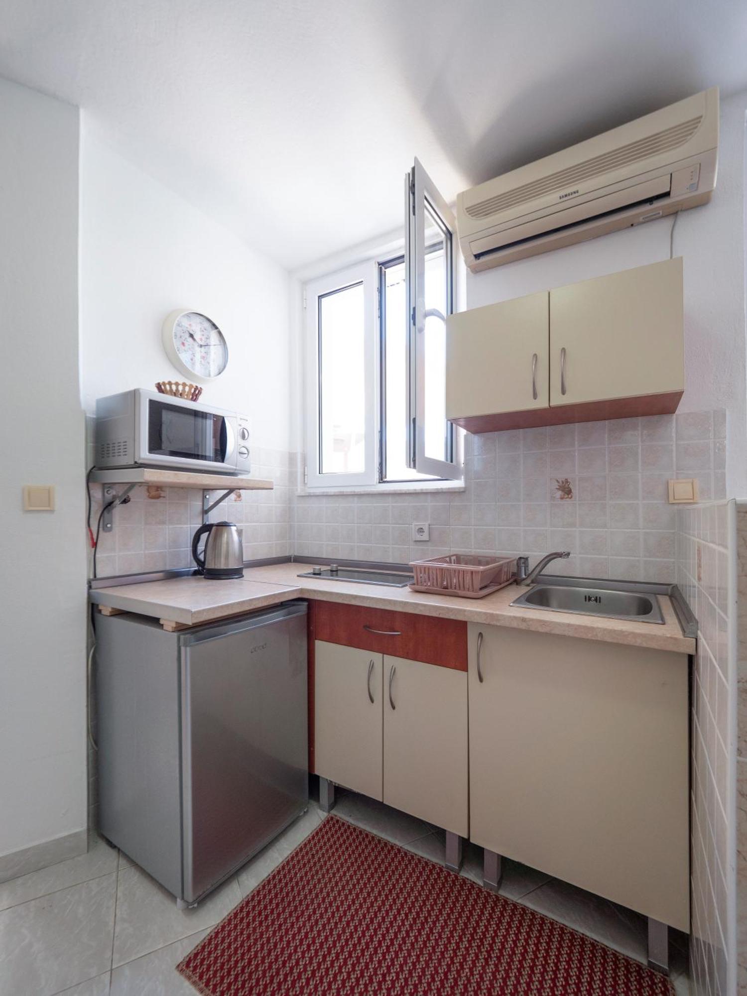 Apartments Marina سفيتي ستيفان المظهر الخارجي الصورة