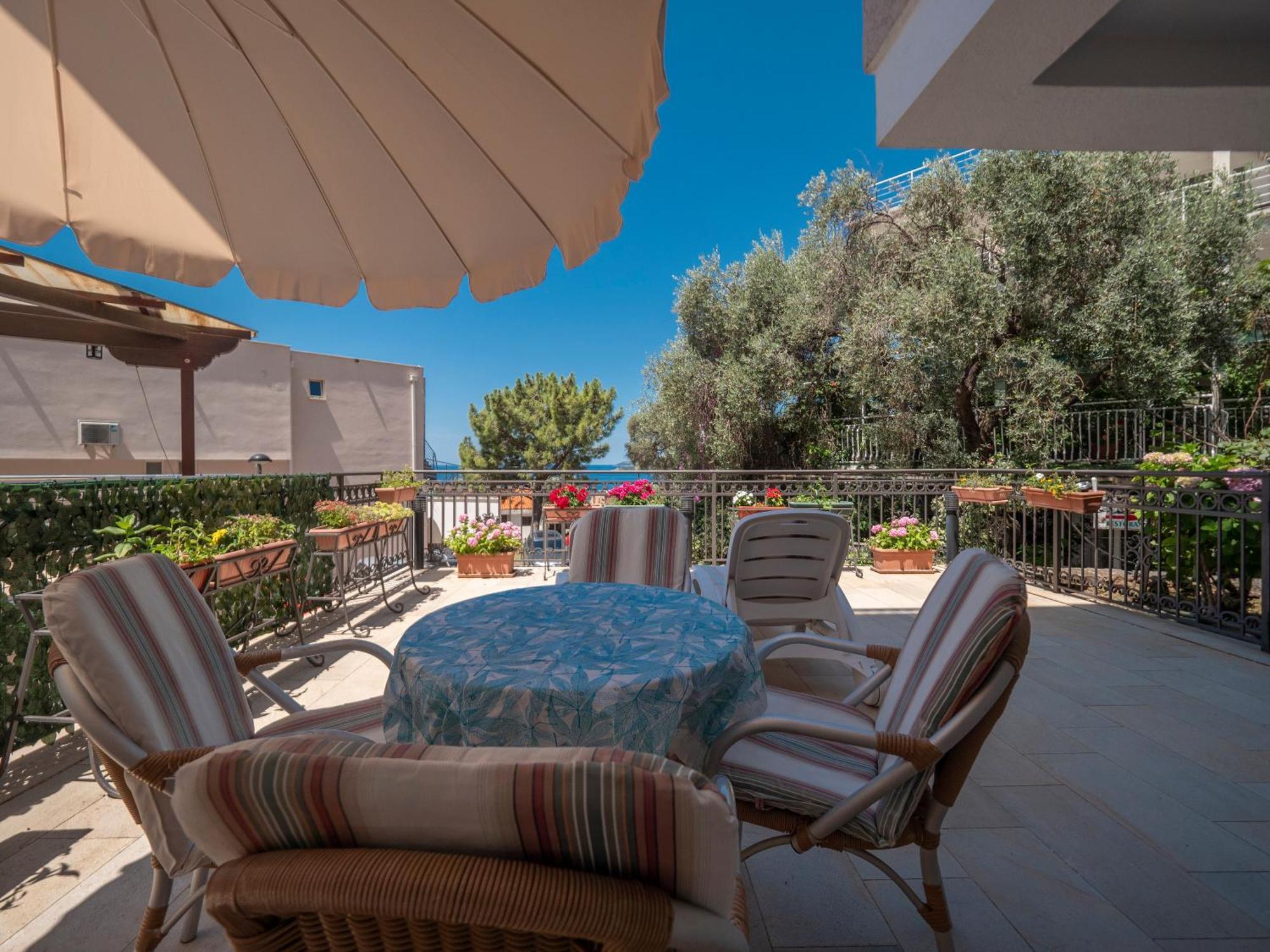 Apartments Marina سفيتي ستيفان المظهر الخارجي الصورة
