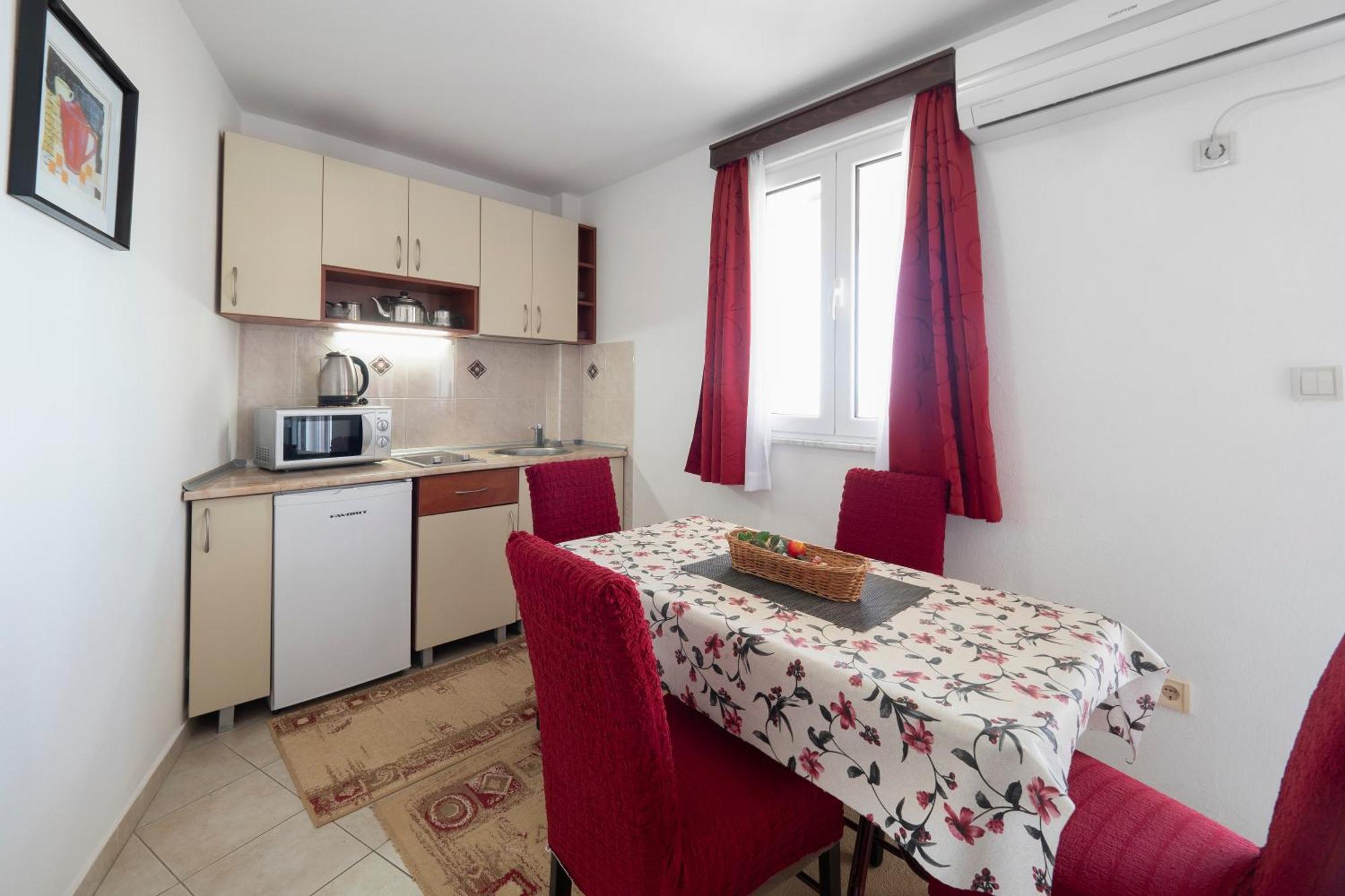 Apartments Marina سفيتي ستيفان المظهر الخارجي الصورة